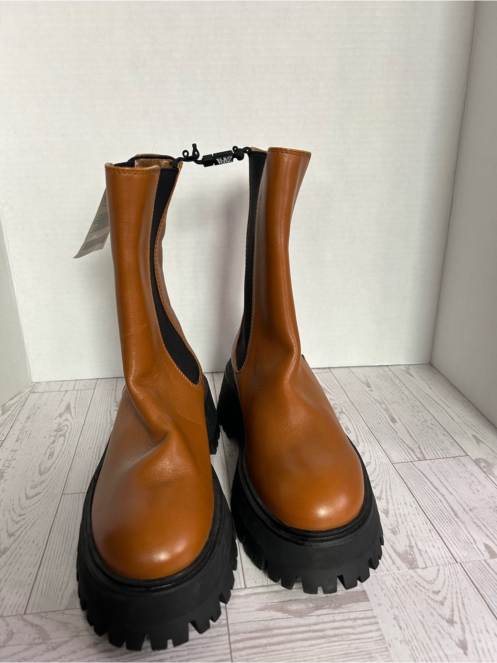 Zara Women's Cognac Chunky Chelsea Boots